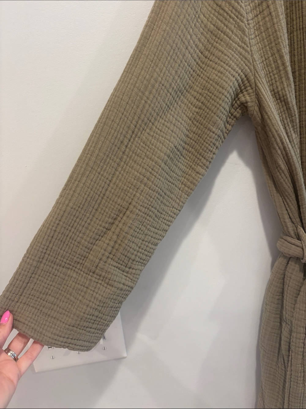 Parachute Olive Cloud Cotton Robe in Sage Green - Picture 4 of 7